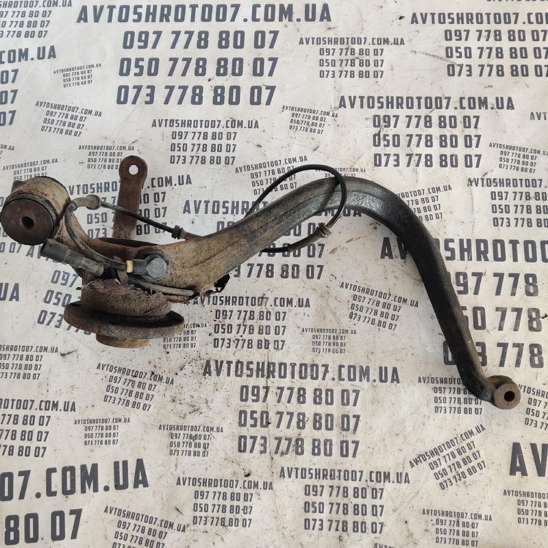 Цапфа задня ліва VW Passat B5 (96-05) OEM 8A0505435CD