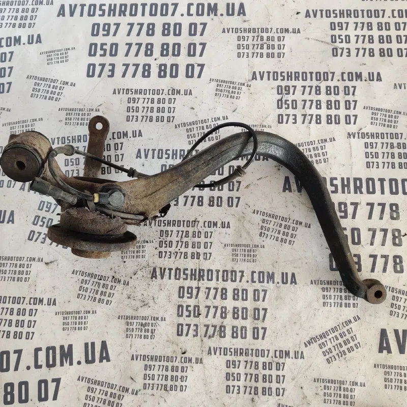 Цапфа задня ліва VW Passat B5 (96-05) OEM 8A0505435CD