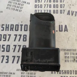 Дефлектор обдуву лівий Audi A6 C4 (94-97) OEM 4A1820901 фото 2