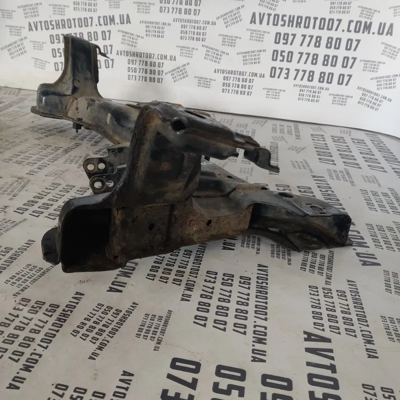 Підрамник передній Volkswagen Sharan 1A (95-10) 7M0499031Q