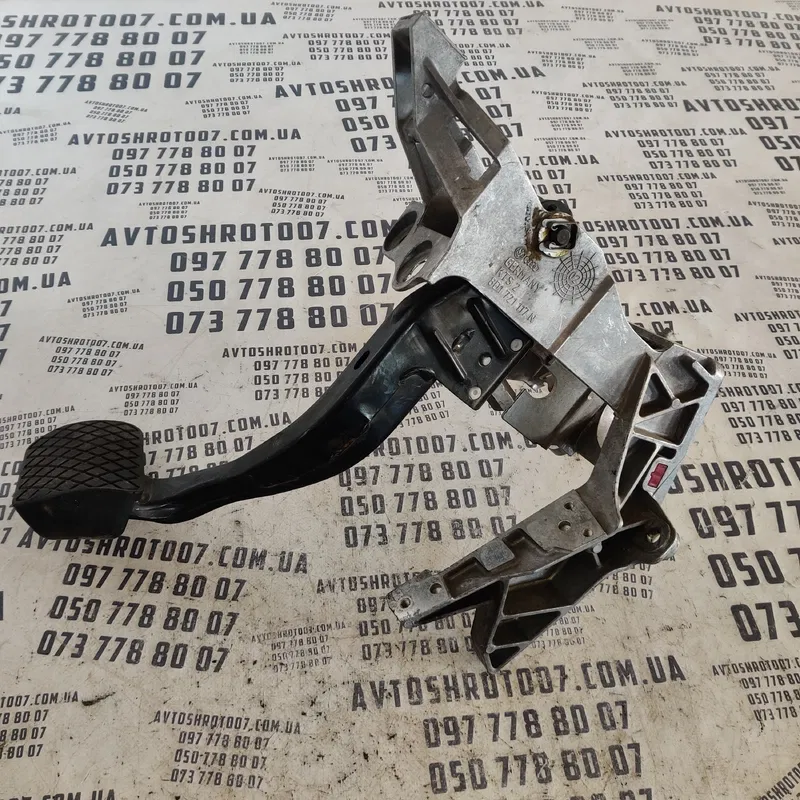 Блок педалей Volkswagen Passat B5 OEM 8D1721117N