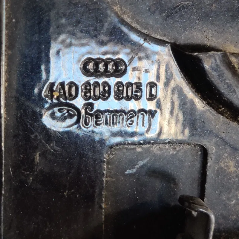 Лючок бака Audi A6 C4 (94-97) OEM 4a0809905d