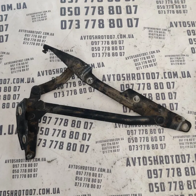Петля капоту Audi A8 D2 (94-02) ліва OEM 4A5827499A
