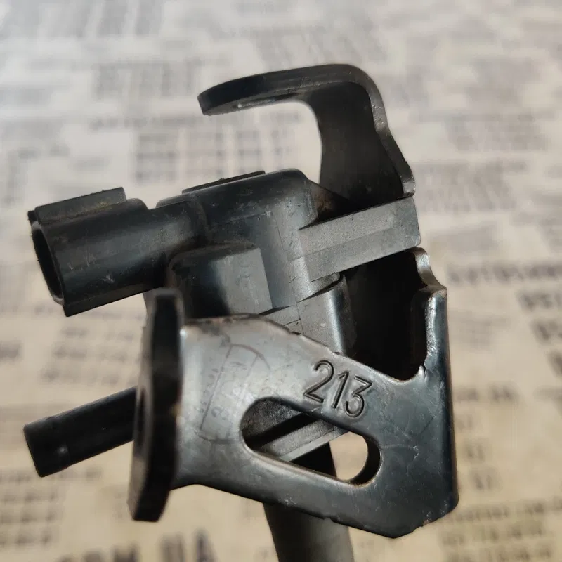 Клапан вакуумний Lexus RX 350 (08-15) 3.5 OEM 1362007010