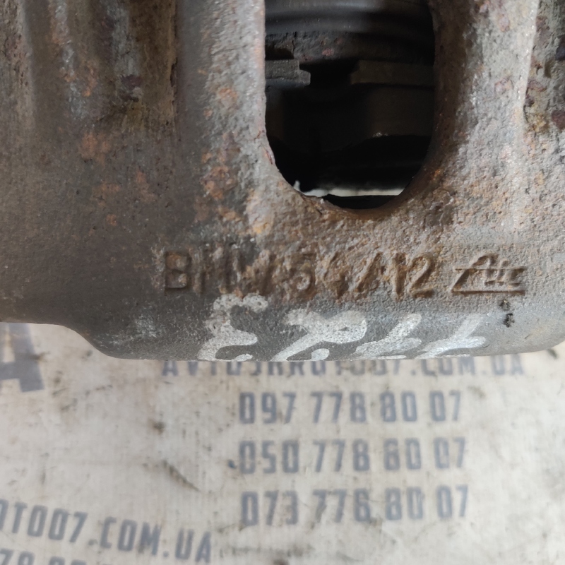 Супорт передній лівий BMW 320 E46 (98-05) OEM bmw54412