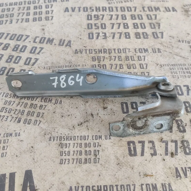 Петля капоту права Audi A6 C5 (97-05) OEM 4B0823302D
