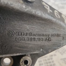 Кронштейн коробки Audi A6 C5 (97-05) лівий OEM 8D0399113AC фото 4