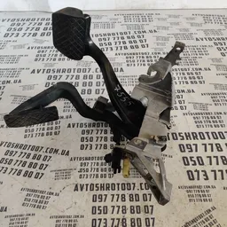 Блок педалей Audi A4 B5 (94-01) OEM 8D1721117E