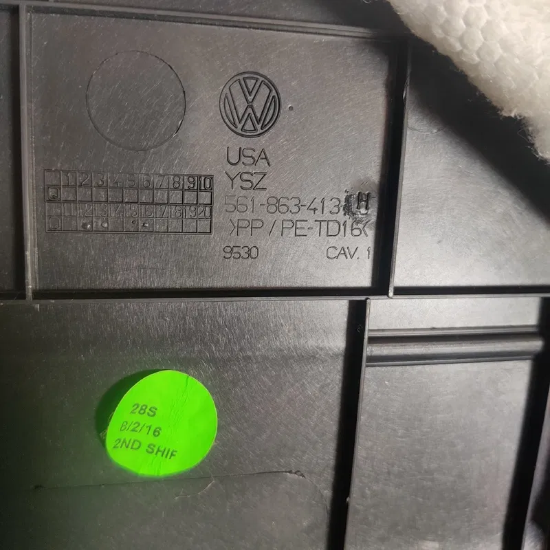 Полка задня Volkswagen Passat B8 USA OEM 561863413