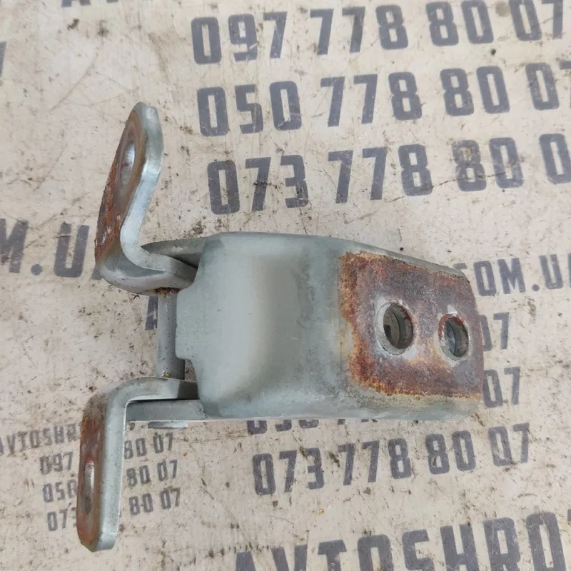 Завіса двері Geely MK (06-15) 1.5 бенз Пер. ліва OEM 1201101