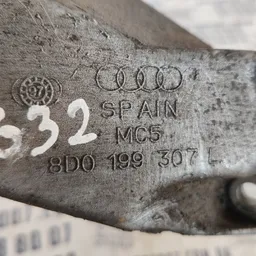 Кронштейн подушки двигуна Audi A4 B5 94-01 ліва 8d0199307l фото 4