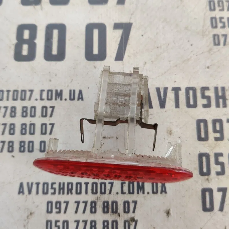 Ліхтар салону Skoda Octavia Tour 96-10 правий OEM 1j0947411