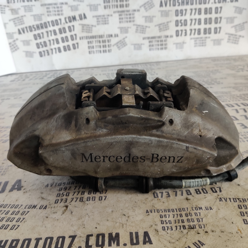 Супорт Mercedes W205 (14-21) бенз перед лів OEM A0114219798