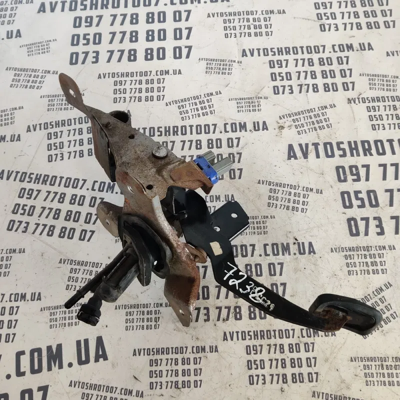 Педаль щеплення Mazda 3 BK (03-09) OEM kg19300