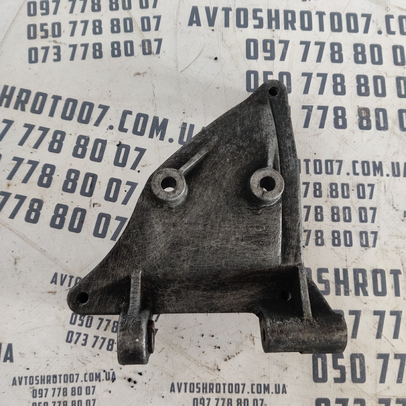 Кронштейн компресора VW Passat B5 (96-05) OEM 059260885F фото 2