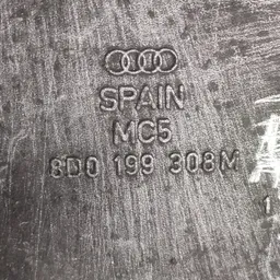 Кронштейн подушки двигуна Passat B5 96-05 права 8D0199308M фото 4