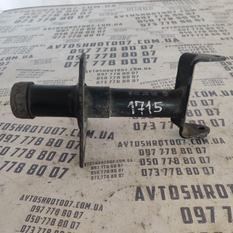 Кронштейн бампера VW Passat B5 96-05 перед лів OEM 3b0807133