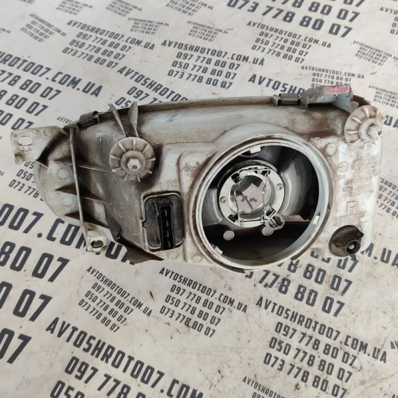 Фара Volkswagen Golf 3 (91-98) передня права OEM 084411111r