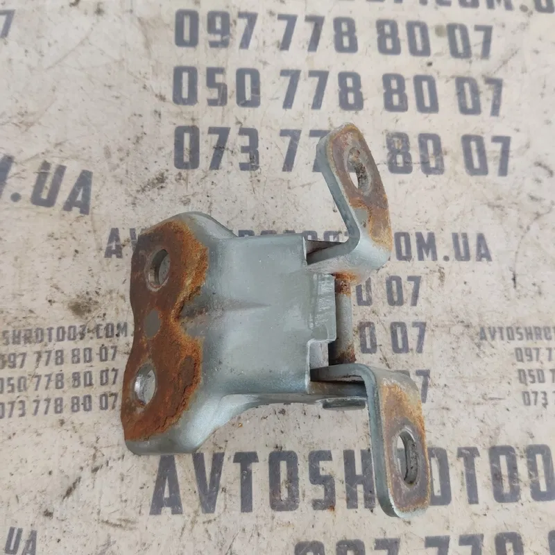 Дверна завіса Geely MK (06-14) 1.5 передня ліва OEM 110601