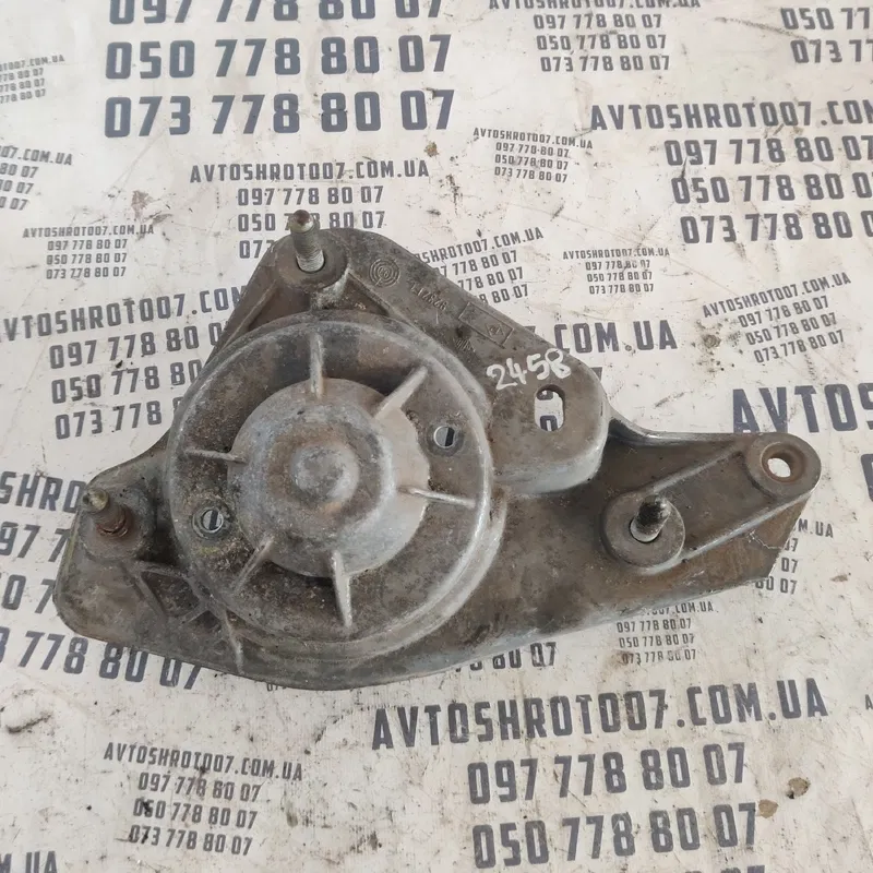 Опора амортизатора Audi A8 D2 OEM 923f1