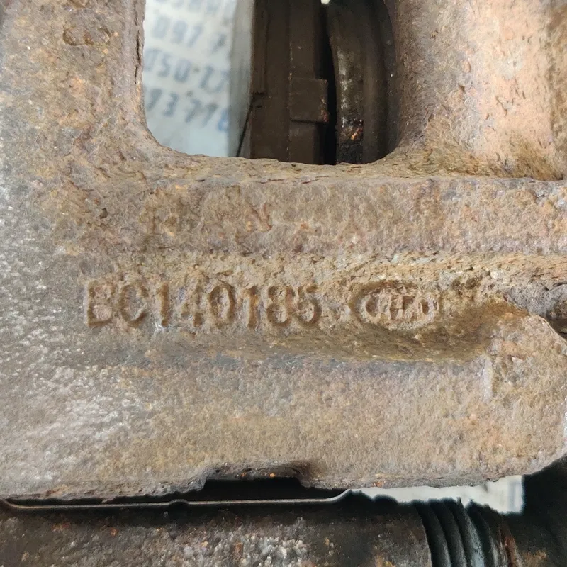 Супорт Hyundai Santa Fe (12-18) 2.4 перед лів OEM 8c140185