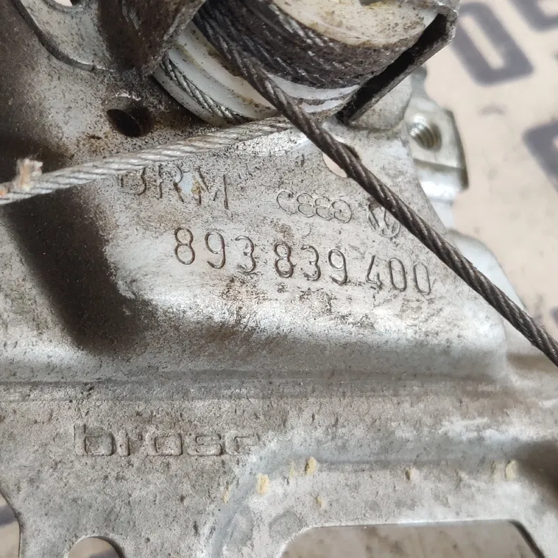 Склопідіймач Audi 80 B3 задня права OEM 893839400