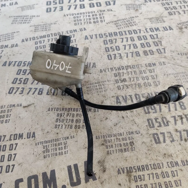 Бачок насосу ГУР Ford Focus MK1 (98-04) OEM 98ab2c217ac