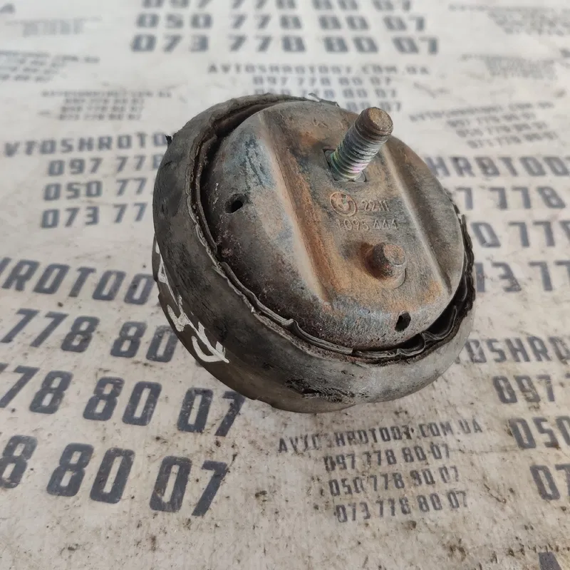 Подушка двигуна BMW 3 E36 316i (90-00) 1.6i OEM 22111095444