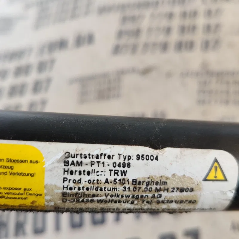 Ремінь безпеки VW Sharan 1A (95-10) пер.прав. OEM 7m0857706c