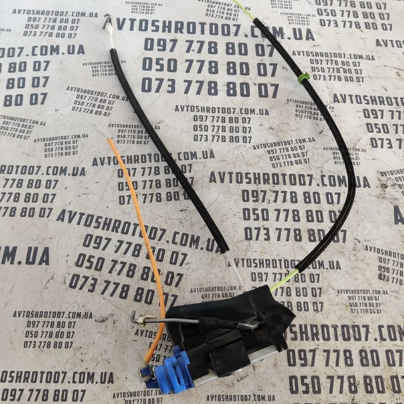 Замок дверей Audi A4 B5 (94-01) задня права OEM 8D0839016A