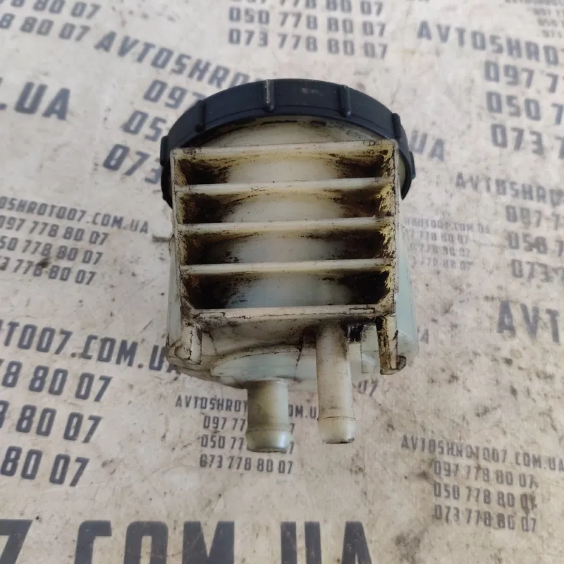 Бачок насосу ГУР Volkswagen T4 (90-03) OEM 701422373a