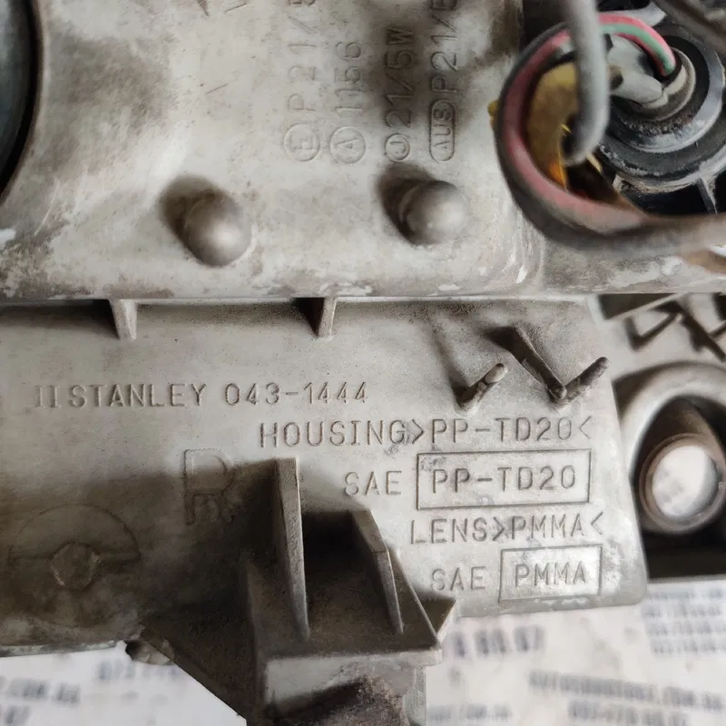 Ліхтар задній правий Ford Probe OEM 431444