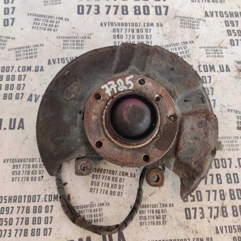 Поворотний кулак перед. правий BMW 320 E46 (98-05) OEM r07g