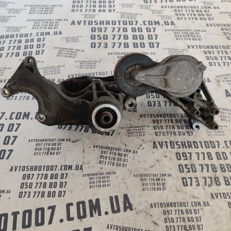 Кронштейн генератора Audi A4 B5 (94-01) OEM 058145523b
