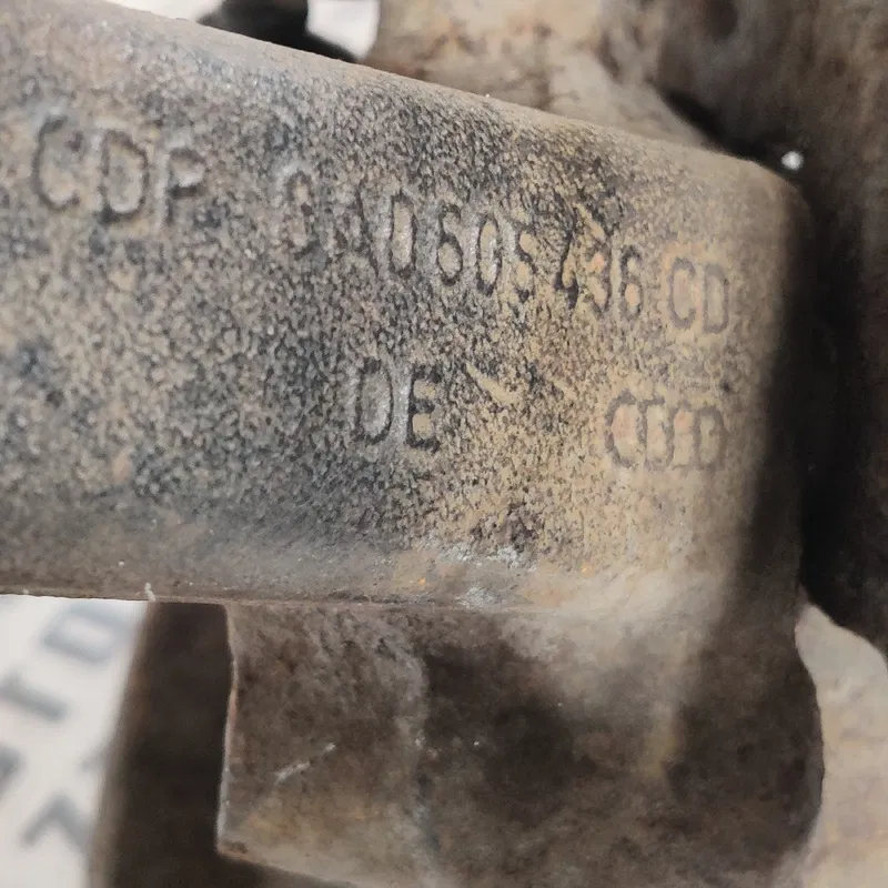Поворотний кулак Audi A4 B5 (94-01) задня OEM 8ad608438cd