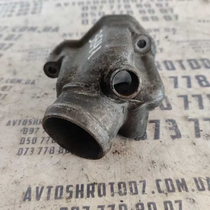 Фланець охолодження Mercedes Vito 96-03 2.3 OEM r6012032431