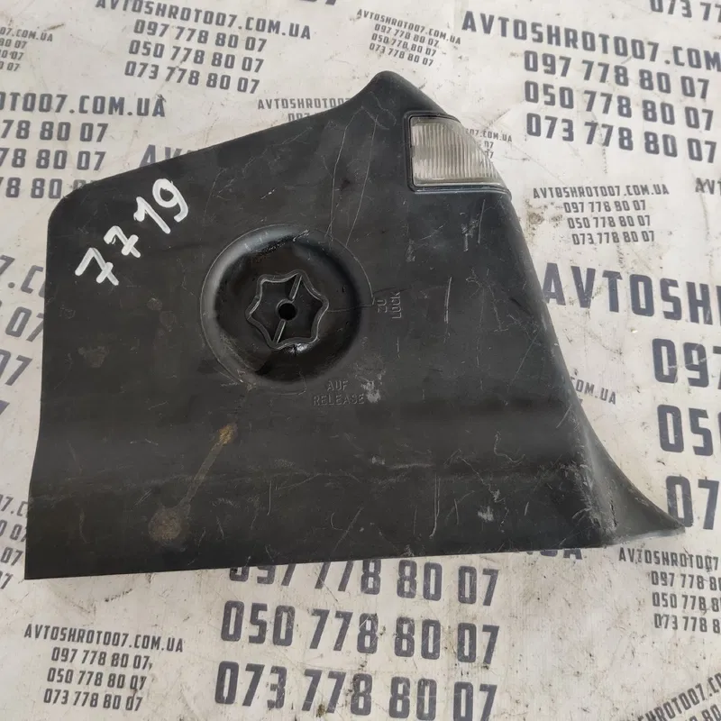 Ліхтар задній BMW 3 E36 (90-00) 316i правий OEM 29272204