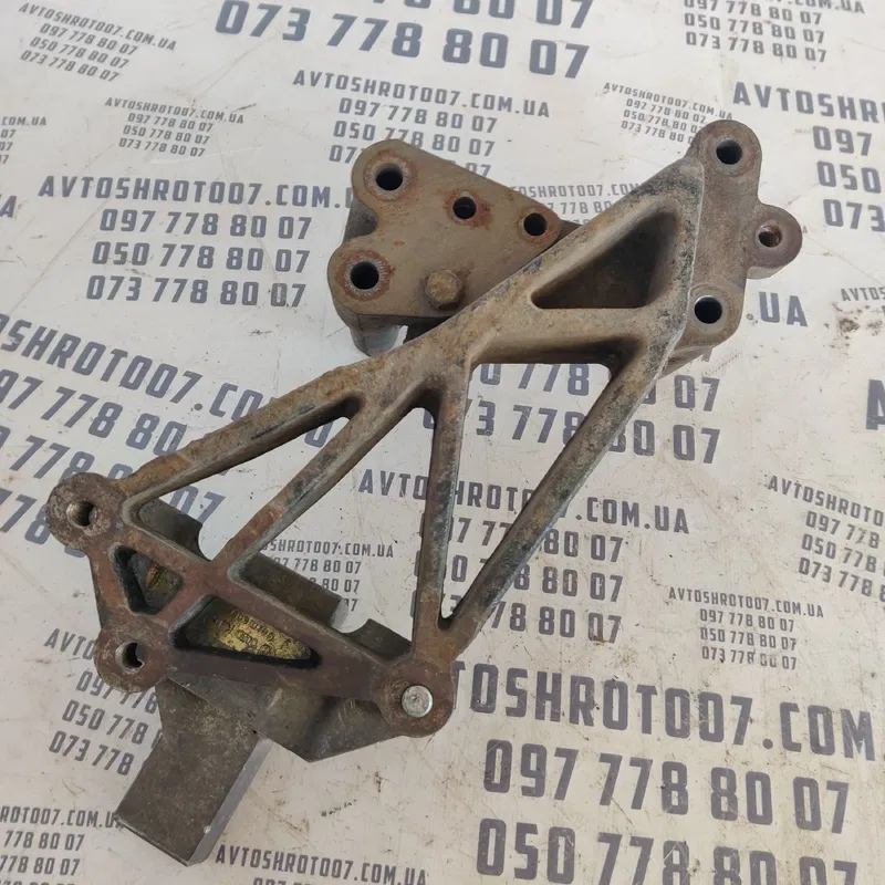 Кронштейн подушки двигуна VW Sharan 1A правий OEM 7M0199308B