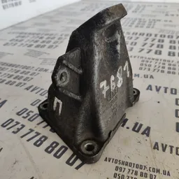 Кронштейн подушки Audi A6 C5 (97-05) правий OEM 8d0199308d фото 2