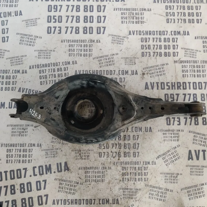 Ричаг підвіски Lexus RX 350 08-15 задній нижній OEM gh51301