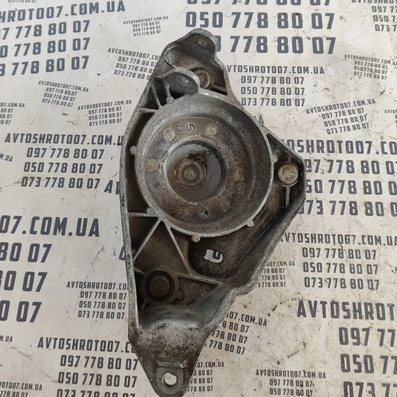 Опора амортизатора Audi A8 D2 (94-02) OEM 9233f1