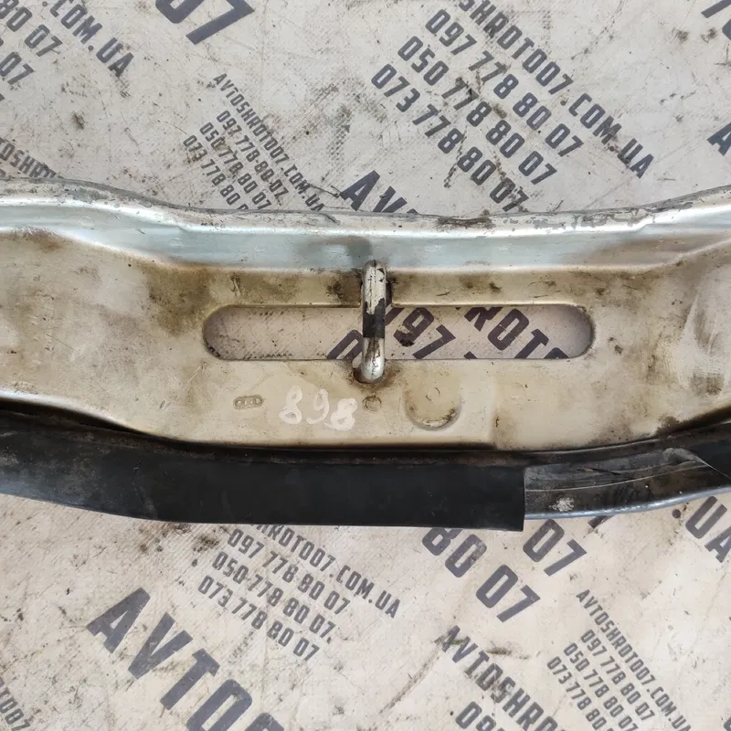 Рамка телевізора Audi A6 C4 (1994-1997) OEM 68046110AA