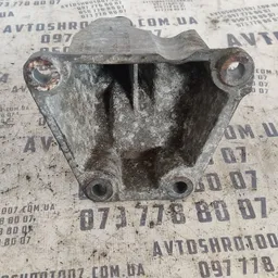 Кронштейн подушки Audi A8 D2 (94-02) права OEM 4d0199308a фото 5