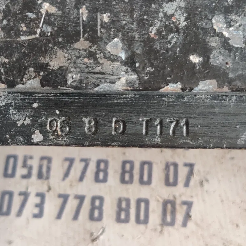 Ролик бокової двері Fiat Doblo OEM 068dt171