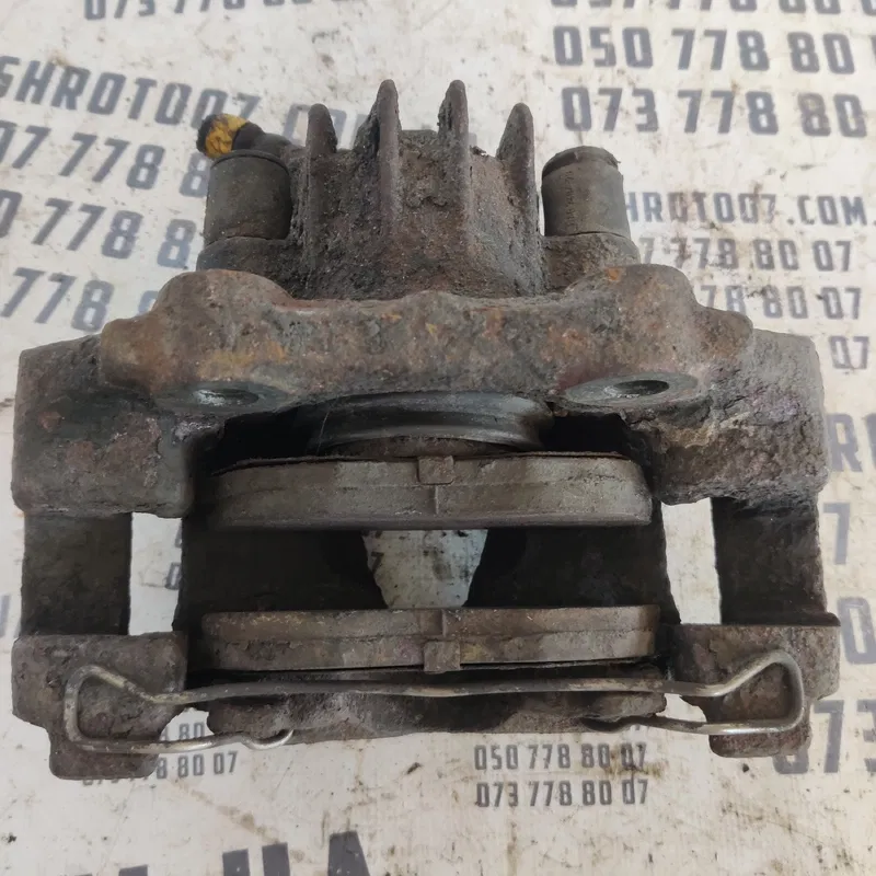 Супорт передній лівий Peugeot Partner 1 OEM 9625739880