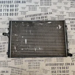 Радіатор охолодження Skoda Octavia A5 (04-13) 2.0 Дизель