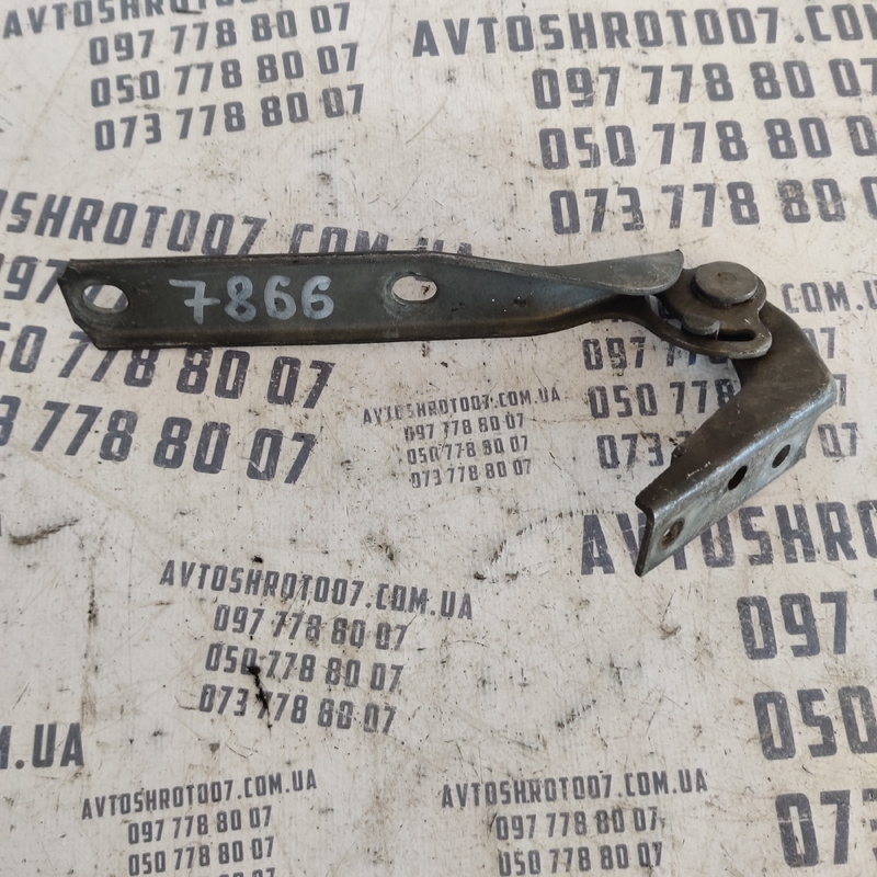 Петля капоту VW Passat B5 (96-05) права OEM 3b0823302