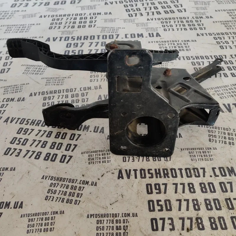 Педаль гальма Skoda Octavia Tour (96-10) OEM 1J1721130B