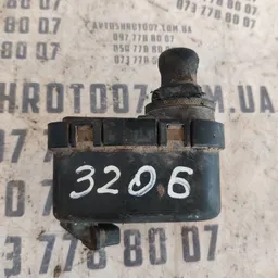 Коректор фар VW Jetta (10-18) OEM 0307851305 321941295a