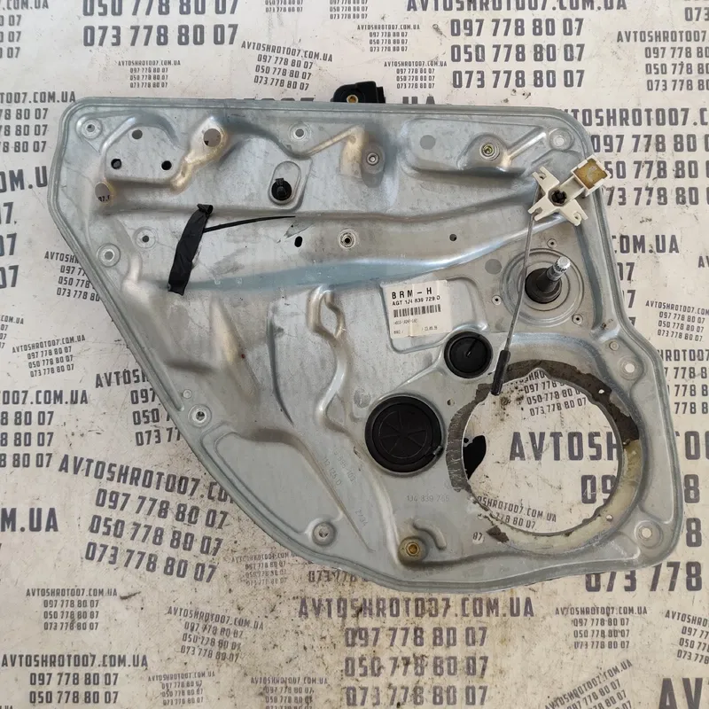 Склопідіймач VW Golf 4 (97-06) задній лівий OEM 1j4839755